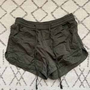 UNIONBAY women’s army green shorts